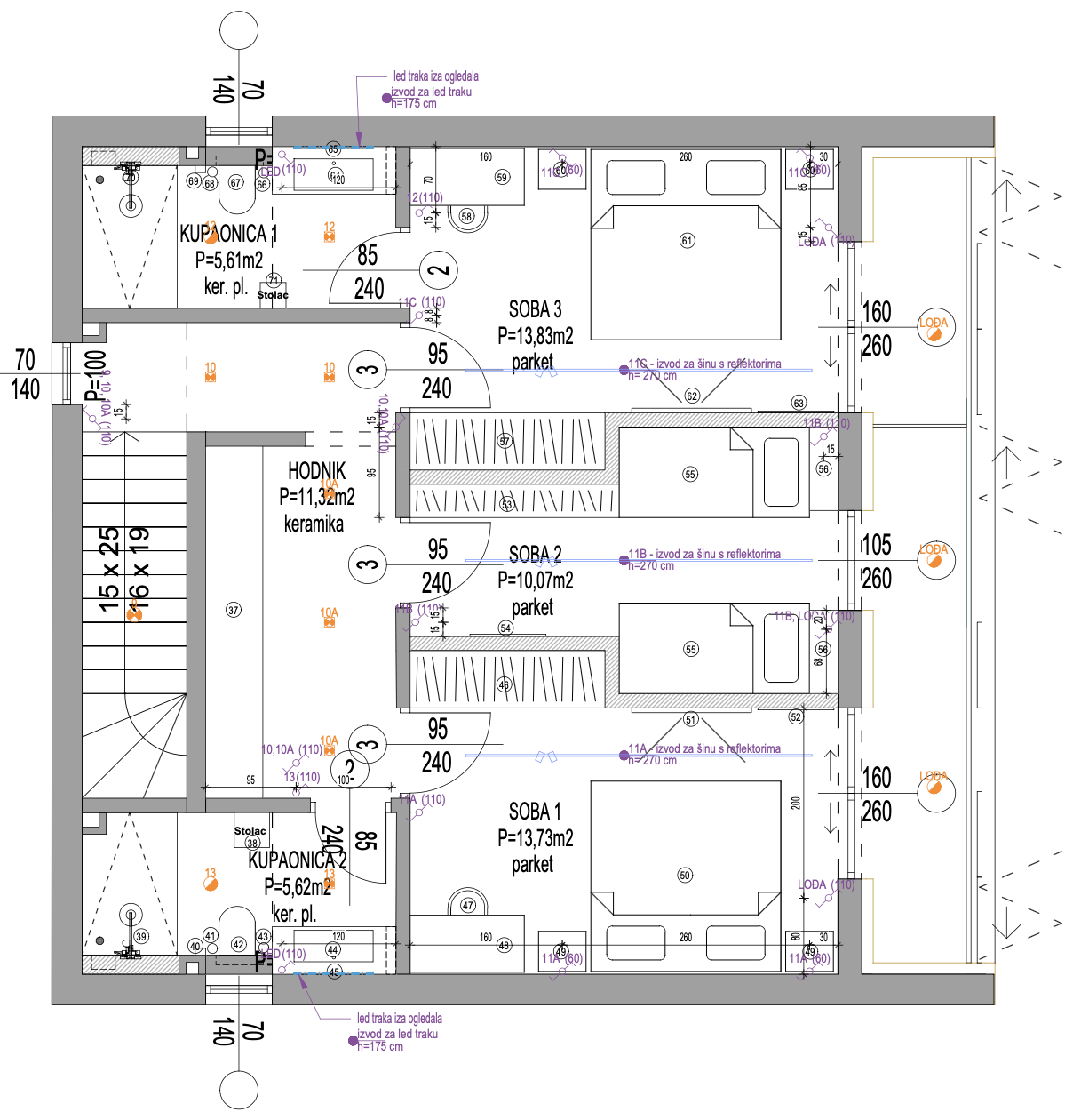 Upper floor plan: three bedrooms of 13,73 m², 10,07 m² and 13,83 m², two bathrooms and a hallway